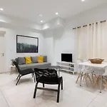 Classic One Bedroom Apartment B