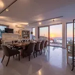 Icarus Luxury Beachfront Villa