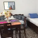 Parikia'S Grandma Studio
