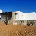 Seaside Apartment In Antiparos With Garden And Terrace