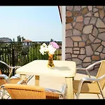 Room In Apartment - A Spacious And Bright Studio With Balcony No1111