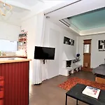 Stunning View Private Terrace Studio @Panormou Metro.