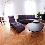 Lovely 2-Bedroom 4Th Floor House Large Patio