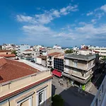 Sunny Apt In The Heart Of Patras