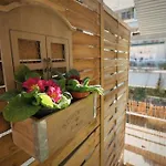 Cozy Apartment In The Heart Of Athens!