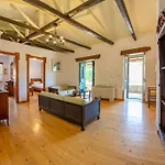 Pontzos - Traditional Stonehouse In The Heart Of Lefkada