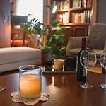 Nickie'S Vintage Home For 3