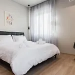 Piraeus Deluxe 2Bdr Apt - Near Metro And Port