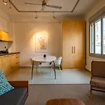 Artistic Spacious Studio Apartment Next To Metro Monastiraki
