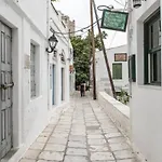 Traditional Inn Pirethron