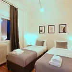 Cosy Nektariou