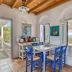 House Feinikas - Quiet Area With Beach Access