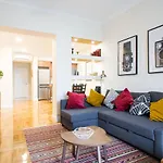 Athena'S Hideaway- Fully Renovated- Absolute Best Location
