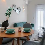 Sunny & Modern Apt For 3 Persons