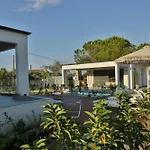 Room In Villa - 4Rosesvillas - Green Rose Villa