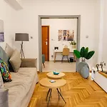 Newly Renovated Apartment 7 Min Walk From Acropolis