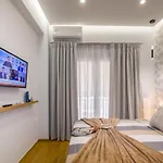 Luxurious Apt Near Ampelokipoi Metro Station