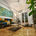 Beautiful 1-Bedroom Condo In The Heart Of Athens