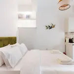 Cosy Studio In The Petralona Neighbourhood