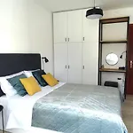 Zeus Bright & New Apartment - 25' Walk To The Acropolis