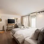 Modern Two Level Apartment In The Heart Of Athens