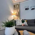 Sonias Central Jacuzzi Apartment,100Mbps