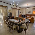 Vivian' S House