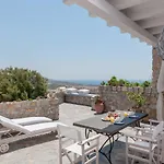 Red Cliff Santorini Villa - Volcano View & Jacuzzi