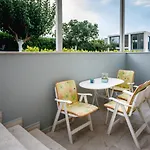 Gravaris House