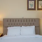 1930'S Neoclassical Apt In The Heart Of Athens