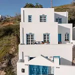 Nick & Debbie'S Two-Storey Apartment