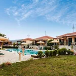 Dukes Poolside Houses