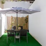 Beautiful And Spacious Apartment In Pagrati