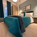 Jj Volos Luxury Center Home