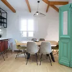 Angestrale Traditional Residence