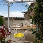 Ebullience - Stylish & Chic Athens Apartment