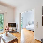 Spacious High-Ceiling 2-Bedroom By Acropolis Museum