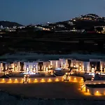 Lavadoze Luxury Suites