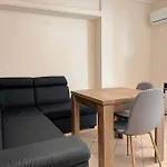 Charming 2Bedroom Apartment With Parking