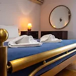 Hector'S Flisvos Apartment