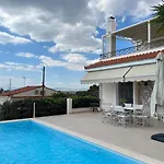 Villa Reina On The Hill Of Vouliagmeni