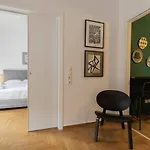Spacious High-Ceiling 2-Bedroom By Acropolis Museum