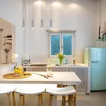 Nian Cycladic Suite