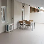 Bright Apartment 8Min To Metro Station