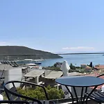 Relaxo Maisonette Rhodi