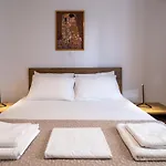 Sokos Residence, 1' Walk From Aghios Ioannis Metro