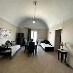 Veldi Art - Kamari Beach Apartment