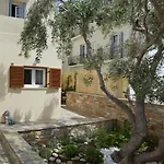 Dounavis Homes: The Hidden Olive