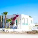 Kamari Beach Houses With Balcony And Garden