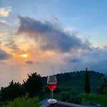 Villari Lefkas Suites